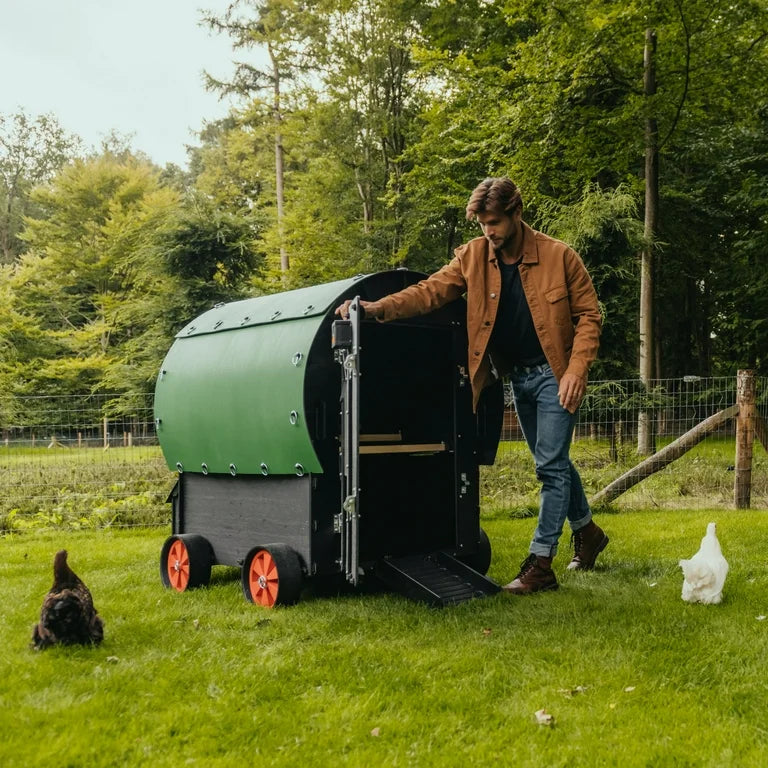 Nestera The Wagon 100% Recycled Plastic Chicken Coops for 5 Giant Fowls, 6 Medium Size Chickens or 10 Bantams, Green