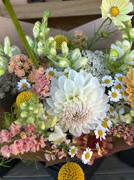 Summer Flower Subscription – 6 Weeks of Farm-Fresh Bouquets